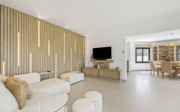 Property slide 10