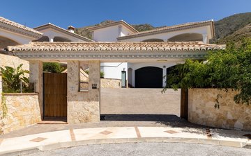 Property slide 46