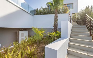 Property slide 44