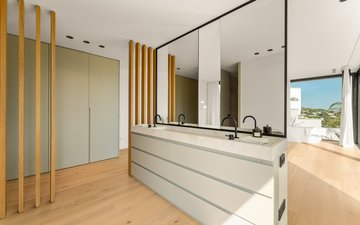 Property slide 22