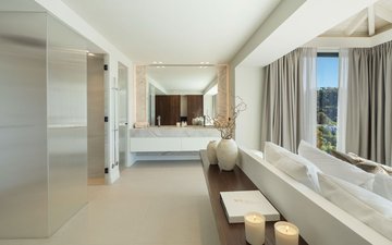 Property slide 18