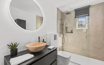 Property slide 18