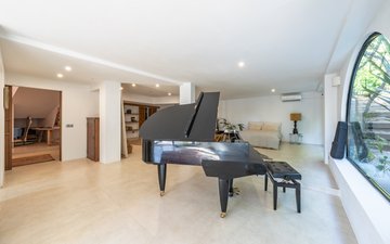 Property slide 35