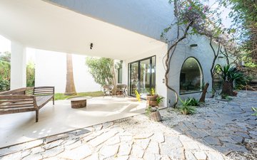 Property slide 39