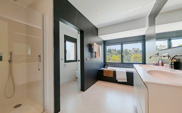Property slide 21
