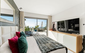 Property slide 14