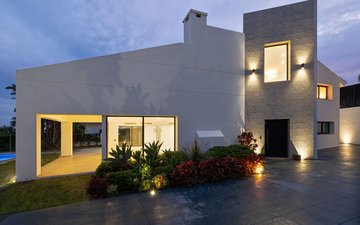 Property slide 48