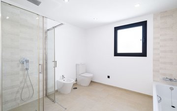 Property slide 32