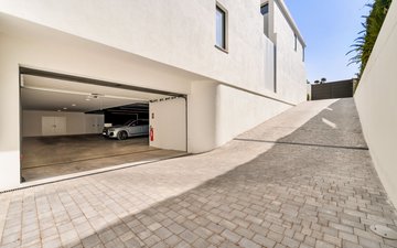 Property slide 32