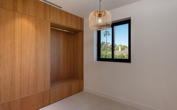 Property slide 32