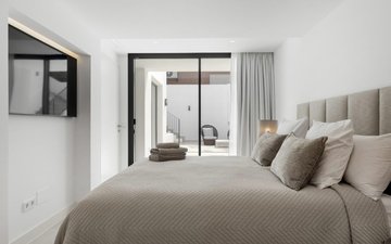 Property slide 25