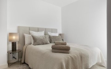 Property slide 32
