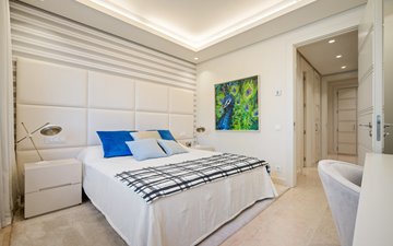 Property slide 25