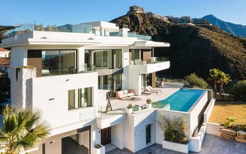 Property slide 44