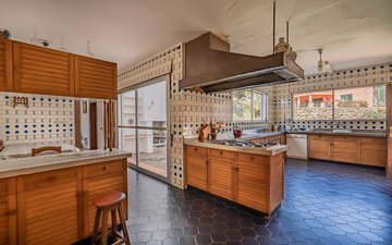 Property slide 17