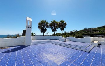 Property slide 25