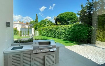 Property slide 10