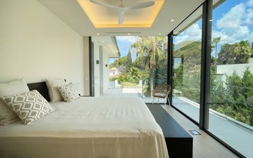 Property slide 32
