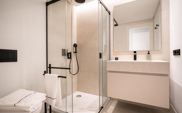 Property slide 32