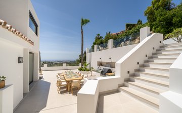 Property slide 32