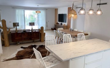 Property slide 10