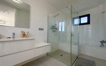 Property slide 25
