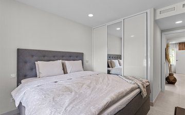 Property slide 20