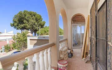 Property slide 10