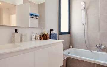 Property slide 24