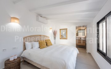 Property slide 14