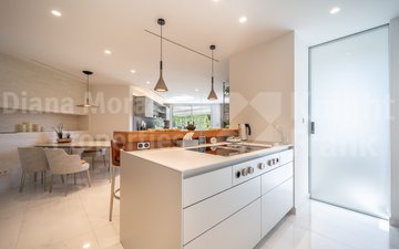 Property slide 10