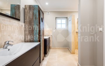 Property slide 40