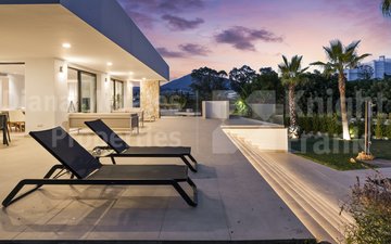 Property slide 44