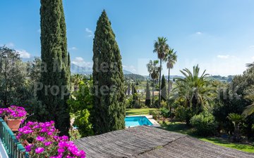 Property slide 44