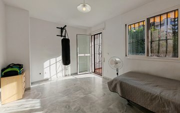 Property slide 10