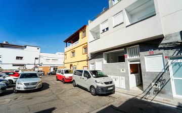 Property slide 32