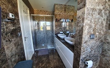 Eigenschaftsfolie 12