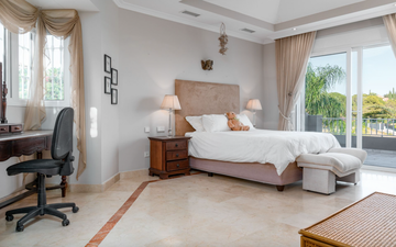 Slajd nieruchomości 24