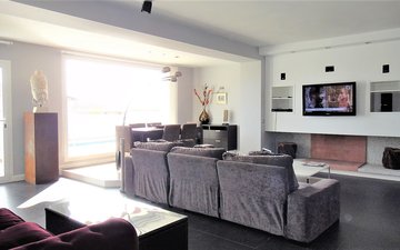 Property slide 10