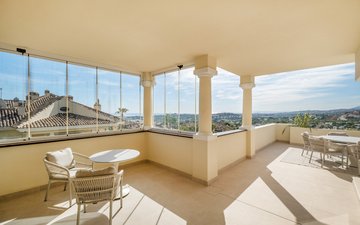 Property slide 32