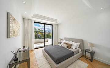 Property slide 44