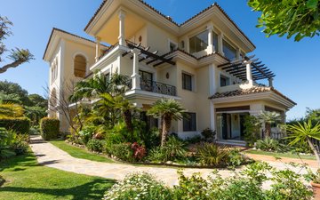 Property slide 10
