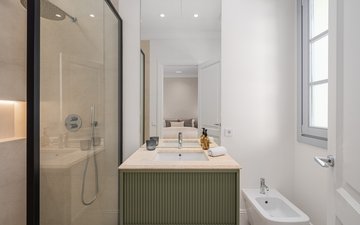 Property slide 32