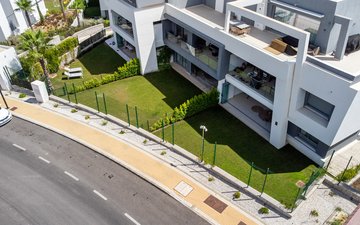 Property slide 32