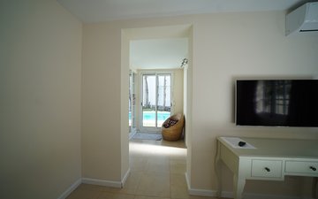 Property slide 10