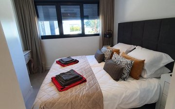 Property slide 32