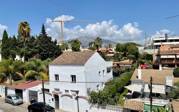 Property slide 32