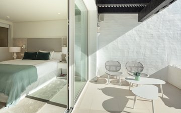 Property slide 10