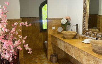 Property slide 40