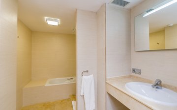 Property slide 32